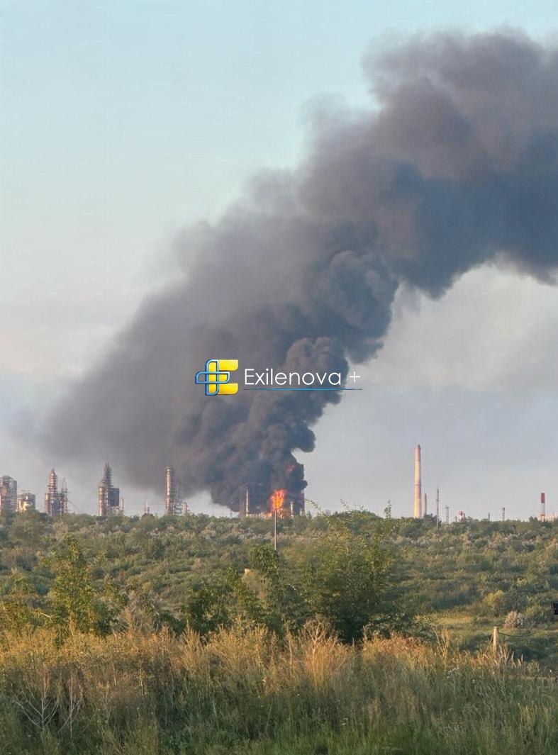 «Мінус» Сизранський НПЗ: українські дрони вдарили по підприємству в РФ, спалахнула пожежа